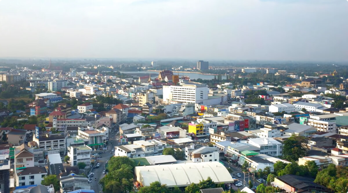 I nostri servizi di noleggio auto offrono una vasta selezione di veicoli a Khon Kaen.